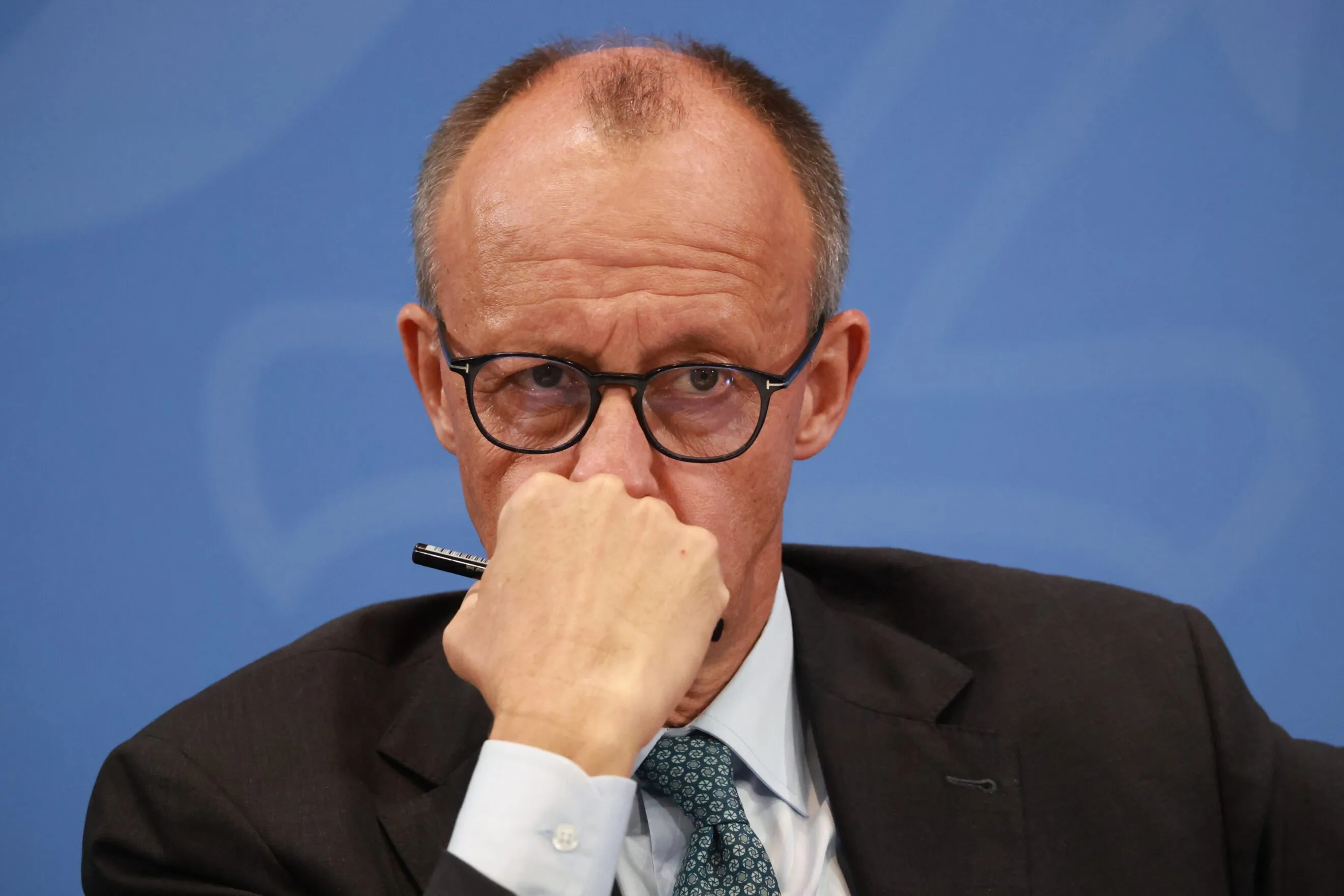 Ні, Мерц не стріляв у полярну ведмедицю: це російська дезінформація